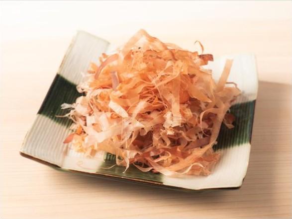 かつお節 かつおを燻製と乾燥で仕上げた伝統的な加工品